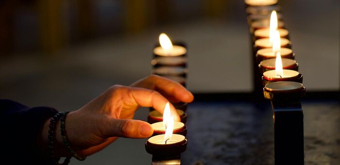 Hunderte bei Friedensgebet in Wien nach Anschlag auf Kirche in Damaskus