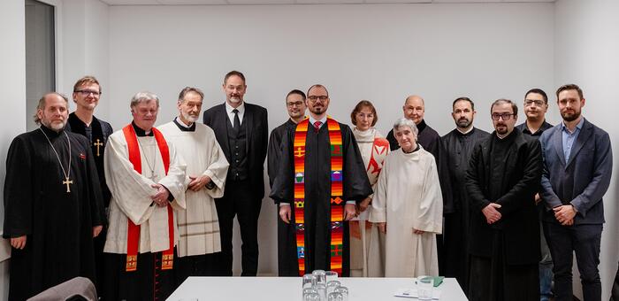 Gruppenfoto, Ökumenischer Gottesdienst in der Baptistengemeinde Linz / Diözese Linz / Johannes Kienberger v.l.: Pfarrer Sorin Bugner von der Rum?nisch-orthodoxen Kirche, Pastor Alexander Strecker von der gastgebenden Baptistengemeinde Linz, Bischof Manfred Scheuer und Maximilian Strasser von der r?misch-katholischen Kirche, Bezirks?ltester Hans-J?rgen Br