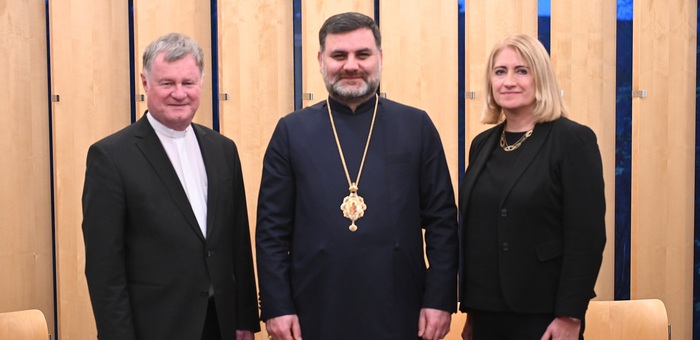 Ökumene: Bischof Petrosyan weiterhin ÖRKÖ-Vorsitzender