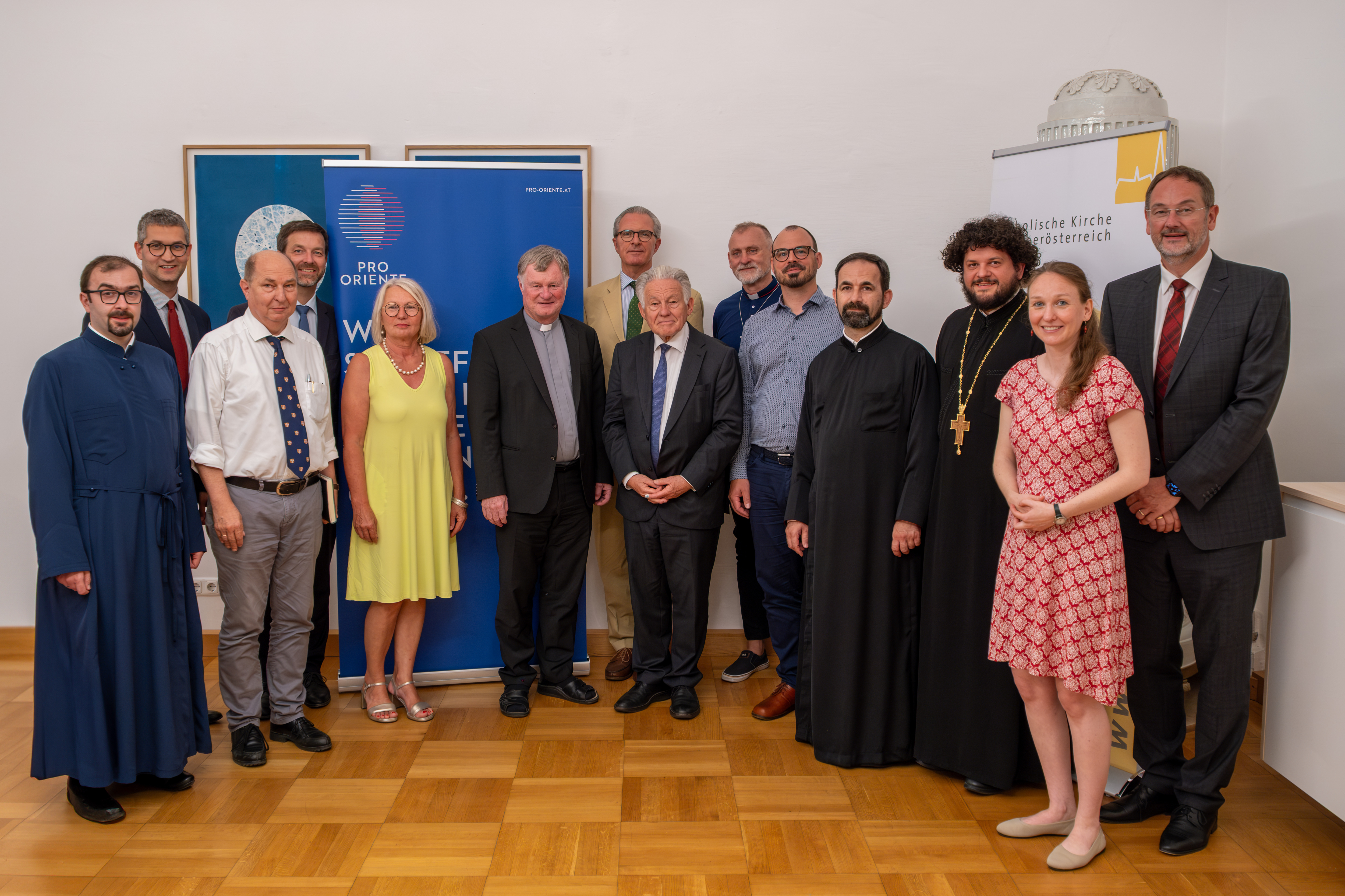 v.l.: Priester Goran Ostojic (griechisch-orthodoxe Kirche), PRO ORIENTE-Generalsekret?r (Sektion Linz) Florian Wegscheider, Superintendent Gerold Lehner (Evangelische Kirche A.B.), PRO ORIENTE Generalsekret?r Bernd A. Mussinghoff, Superintendentialku