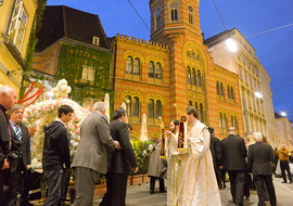 Orthodoxe / Prozession vor der Katherale am Fleischmarkt