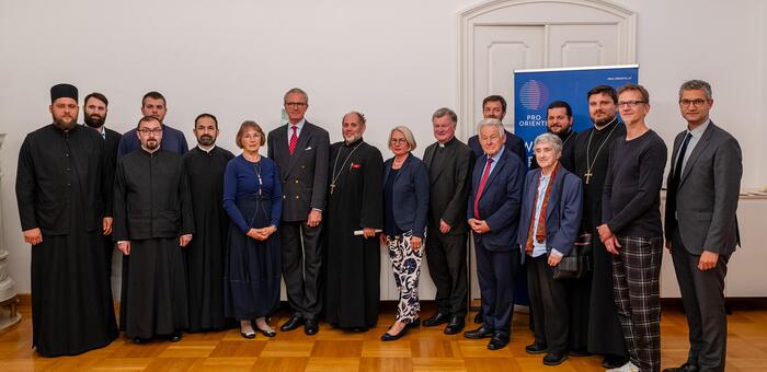 Gruppenfoto im Festsaal des Linzer Bischofshofes.