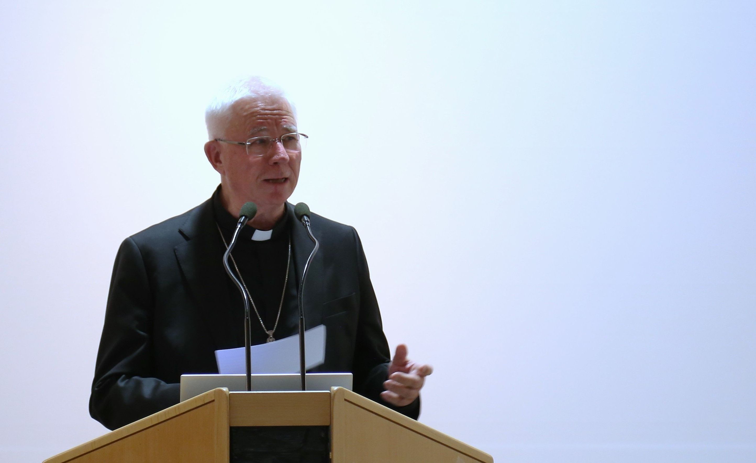 Lackner: Kirche muss sich mehr für Anders- und Nichtgläubige öffnen