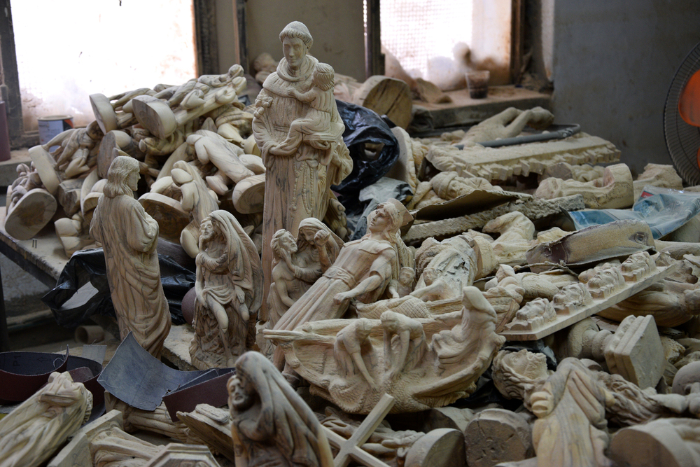 Die christlichen Handwerker leben von den Pilgern und Touristen und haben derzeit kein Einkommen. Organisationen wie die „Initiative Christlicher Orient“ nehmen den Handwerkern große Mengen ab und verkaufen diese in Österreich.